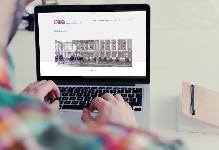 mockup_web_dkg